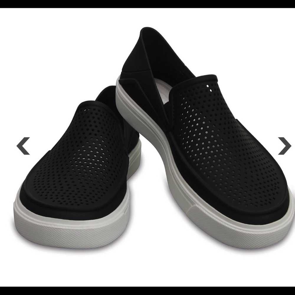 Woman’s Roko CitiLane slip on crocs size 8